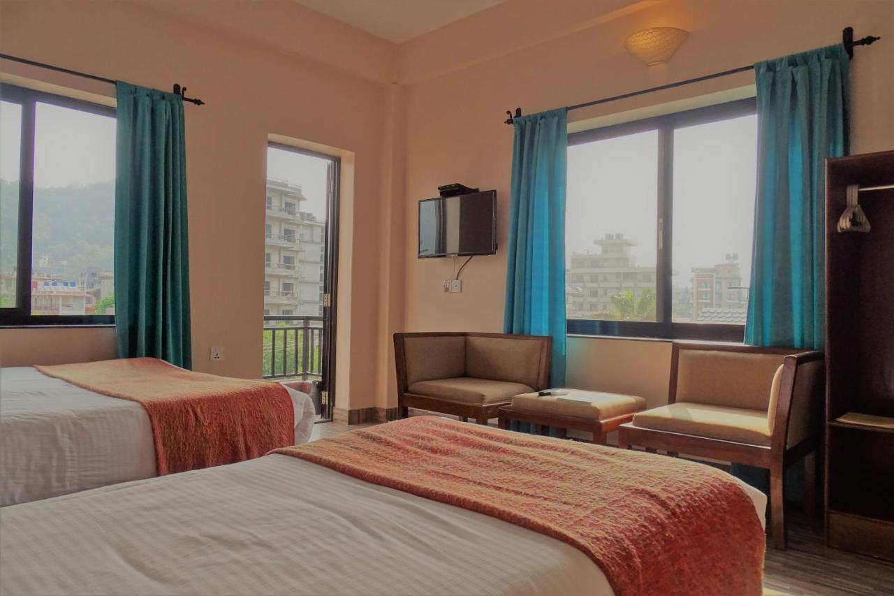 Hotel Karuna Pokhara Ngoại thất bức ảnh