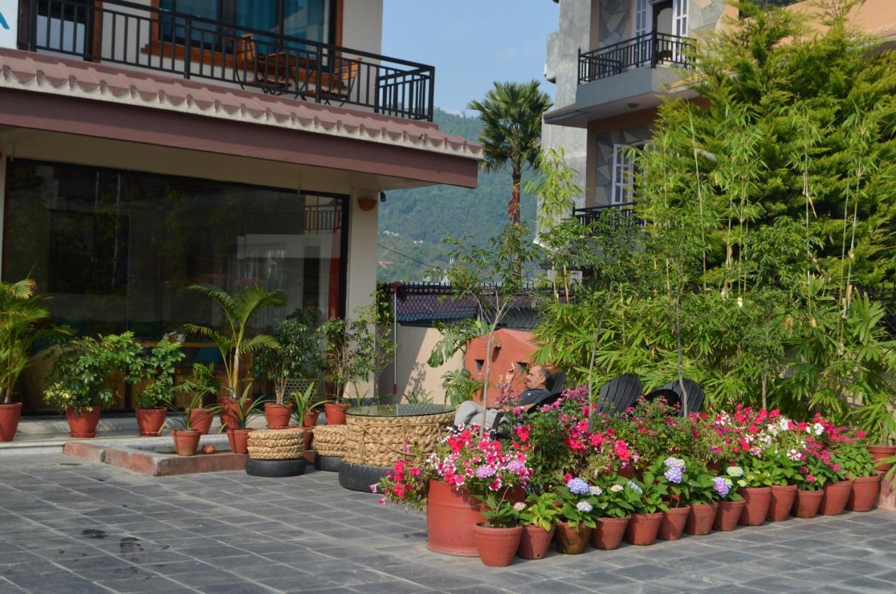 Hotel Karuna Pokhara Ngoại thất bức ảnh