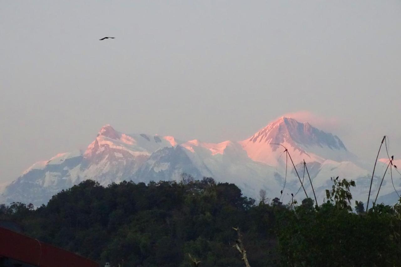Hotel Karuna Pokhara Ngoại thất bức ảnh